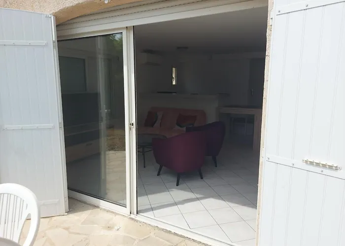 Appartement Calme En Rez De Villa Avec Jardin