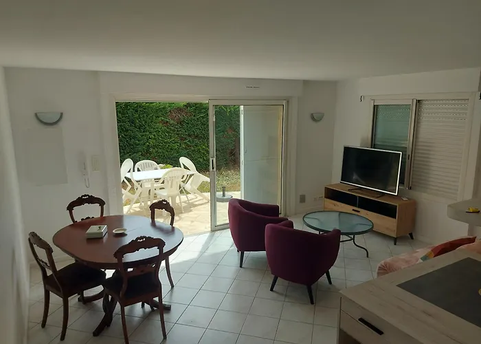 Appartement Calme En Rez De Villa Avec Jardin